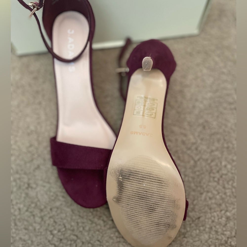 J. Adams red women’s Heels - Picture 2 of 4